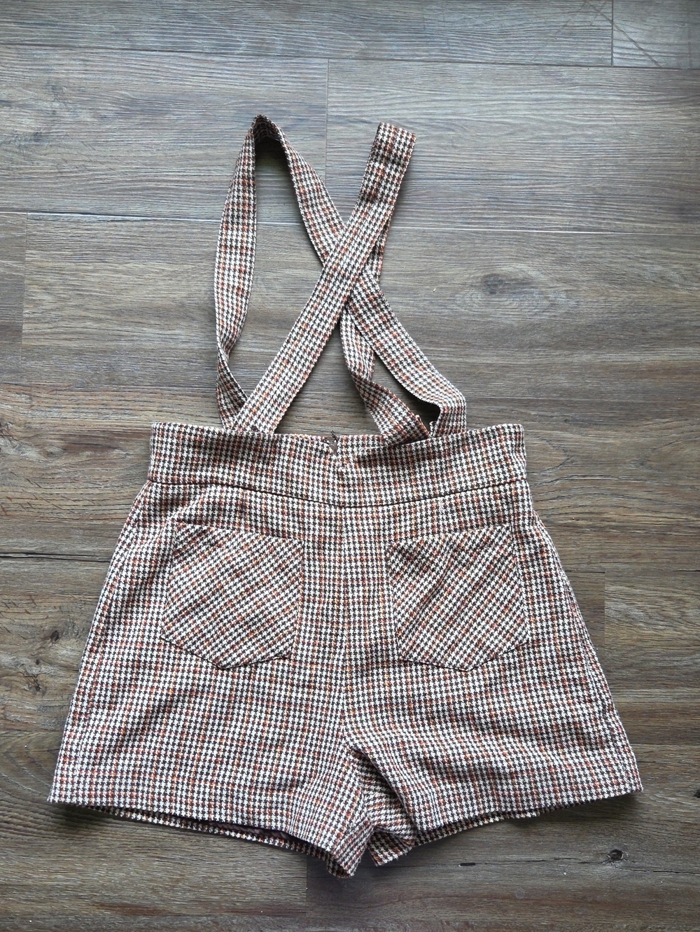 Modcloth Houndstooth High-Waist Suspender Women’s Shorts Size 10 Brown And Tan